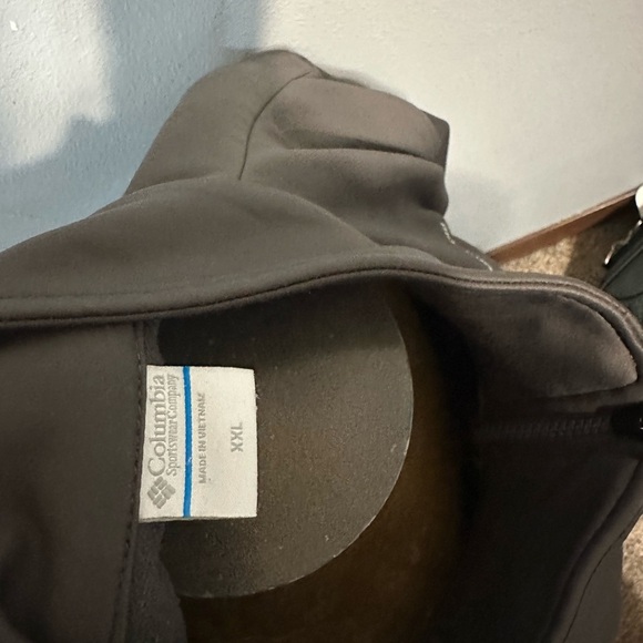 Columbia Men's XXL Softshell Gray Jacket - Picture 5 of 5